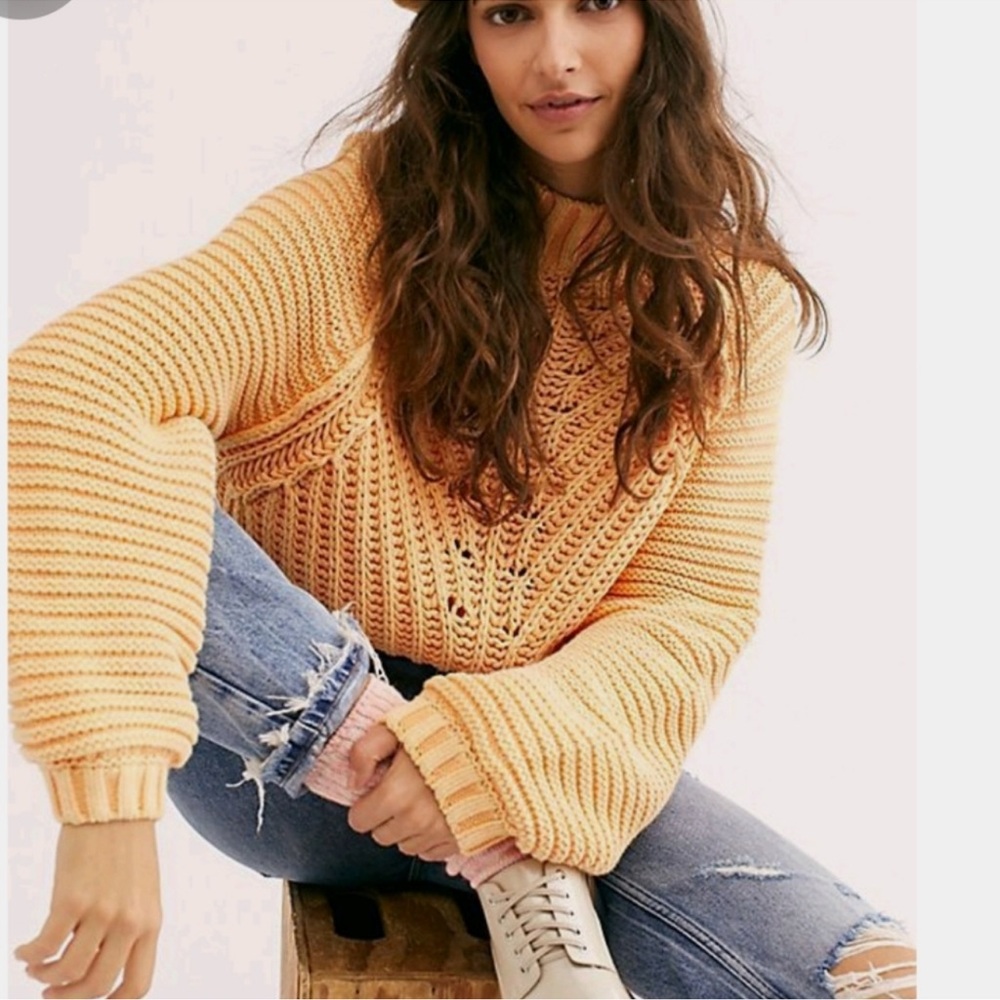 NWOT Free People Sweetheart Chunky Rib Knit Pullover in the color Peach Nectar,L